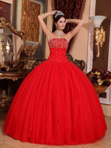 Red Strapless Sweet Sixteen Quinceanera Dresses in Tulle with Beading