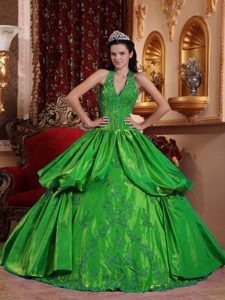 Fitted Green Halter Taffeta Quinces Dresses with Appliques and Beading