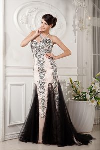 Special Champagne and Black Satin Betty Celebrity Dresses with Appliques