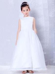 Bateau Organza Beauty Flower Girls Dresses with Beading in White