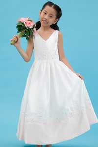 Satin Appliqued Flower Little Girls Formal Dresses to Ankle-length in White