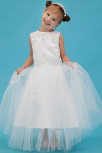 Romantic White Scoop Long Tulle Flower Girl Dresses with Appliques