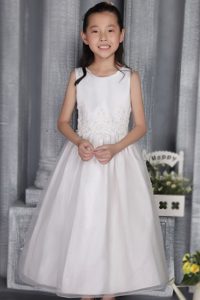 Popular Scoop Ankle-length White Organza Flower Girl Dress with Appliques