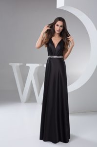 Cheap V-neck Black Long Prom Formal Dresses with Beaded Waist in Taffeta
