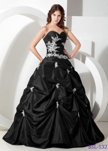 Customize Black Sweetheart Dresses for Quince in Taffeta with Appliques