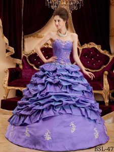 Lilac Sweetheart Appliqued Quinceanera Dress with Pick Ups in Taffeta for Cheap