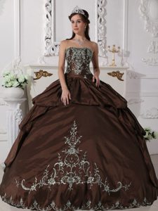 Brown Ball Gown Strapless Taffeta Quinceanera Dresses with Embroidery for Less