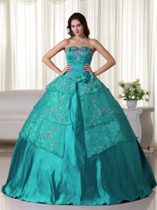 Ball Gown Strapless Organza Quinceanera Dresses with Embroidery in Turquoise