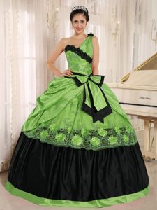 Inexpensive Spring Green One Shoulder Quinceanera Dresses with Bowknot