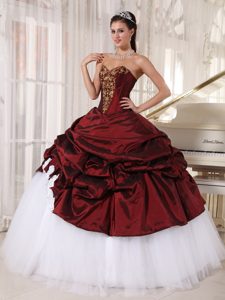 Taffeta and Tulle Quinceaneras Gown Dresses in Burgundy and White