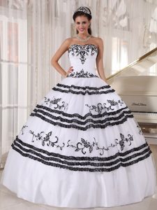 Cheap White and Black Sweetheart Embroidery Quinces Dress in Tulle