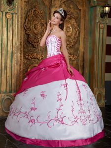 Wholesale Price Fuchsia Strapless Embroidery Sweet 16 Dresses in Satin