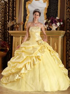 Beaded Yellow Sweet Sixteen Quinceanera Dresses in Taffeta and Tulle