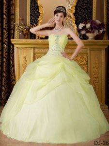 Affordable Yellow Strapless Sweet 15 Dresses in Organza with Beading