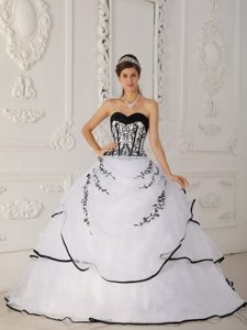 White Sweetheart Satin and Organza Quinceanera Dress with Appliques