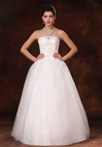 2013 New Arrival Strapless Church Wedding Dress with Appliques And Beading