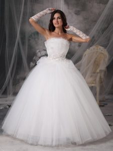 Beautiful Strapless Long Tulle Wedding Dress with Appliques