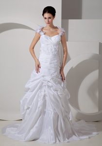 Beautiful Square Court Train Satin Wedding Gowns with Hand Made Flowers