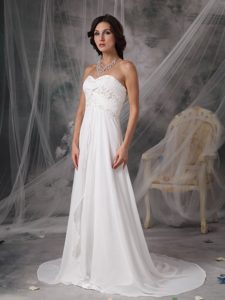 Pretty Empire Sweetheart Court Train Chiffon Wedding Gown Dress with Appliques