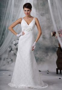 V-neck Lace Decorated Bodice Beaded Wedding Dress with for Cheap