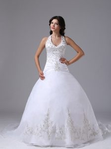 Halter Top Ball Gown Wedding Dress with Embroidery Decorated for Custom Made