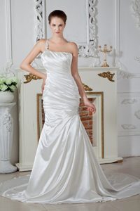 Luxurious Mermaid One Shoulder Taffeta Beading Dress for Wedding