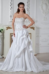 Pretty Strapless Taffeta Wedding Dresses with Court Train and Embroidery