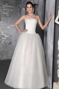 2013 Beautiful Strapless Organza Beaded Garden Wedding Dress for Girls on Sale