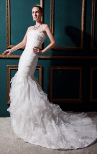 Popular Mermaid Strapless Organza Ruched Wedding Gown Dresses with Court Train