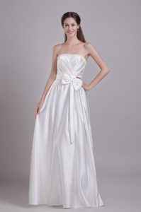Pretty White Empire Strapless Taffeta Wedding Dresses with Beading and Bowknot