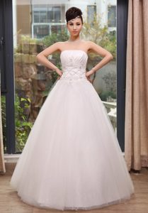 New Appliqued Strapless Tulle 2013 Wedding Dress with Beading Decorated Bodice