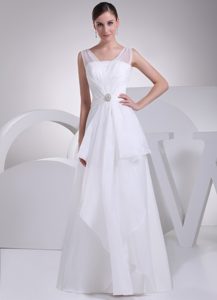 2013 Simple V-neck Beaded and Ruched Chiffon Bridal Dresses on Wholesale Price