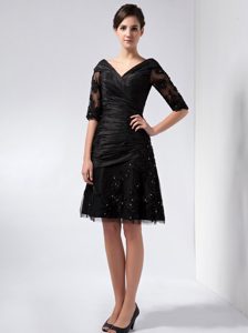 Beautiful Black Column V-neck Dama Dresses in Taffeta and Tulle with Lace