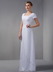 White Column Square Long Chiffon Dama Dress with Short Sleeves