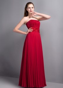 Popular Wine Red Strapless Pleated Formal Dama Dress in Organza on Sale