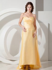 Modern Light Yellow Sweetheart Dama Dresses with in Taffeta