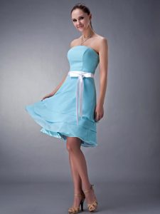 Impressive Aqua Blue Strapless Mini Dresses for Dama in Chiffon with Sash
