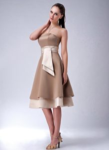 Brand New Brown Empire Strapless Dama Dresses Made in Satin with Belt