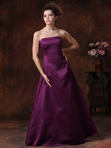 Sheath Strapless Taffeta Damas Dress for Quince in Purple with Ruffles