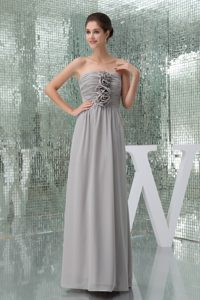 Gray Long Chiffon Quinceanera Dama Dresses with Ruches and Flowers