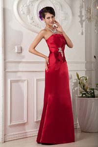 Red Strapless Quince Dama Dresses in Satin with Beading to Floor-length