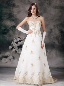 Sweetheart Court Train Lace-up Beaded Popular Bridal Gowns in Ivory