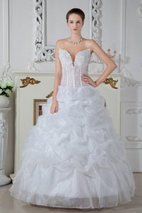 Sweetheart Long Organza Lace-up Discount Dresses for Brides in Ivory