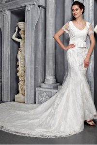 Beautiful Column V-neck Chapel Train Lace Wedding Gowns with Short Sleeves