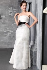 2013 Classical Strapless Zipper-up Ruffled Long Bridal Gown with Sash