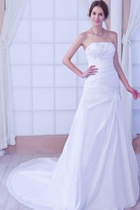 Modern Strapless Chapel Train Beaded Wedding Bridal Gown for Winter
