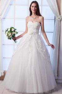 Luxurious Sweetheart Long Tulle Wedding Gowns with Appliques