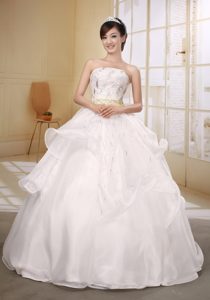 Strapless Ball Gown Long Organza Ruffled Wedding Dresses with Beading