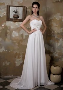 Sweetheart Chiffon Ruched Wedding Dress for Summer with Beading