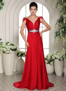2013 V-neck Beaded Red Prom Celebrity Dresses in Chiffon with Cap Sleeves